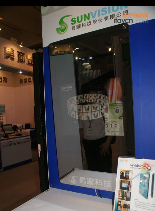 完美橱窗展示 昌曜科技触控ViViMirror