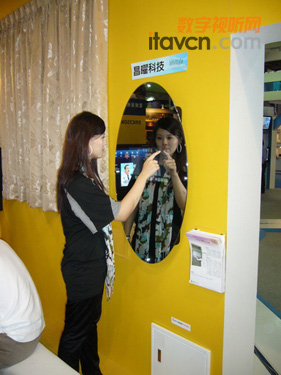 完美橱窗展示 昌曜科技触控ViViMirror