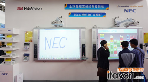 NEC新品直投短焦投影机仅需65cm即可投射80英寸大画面
